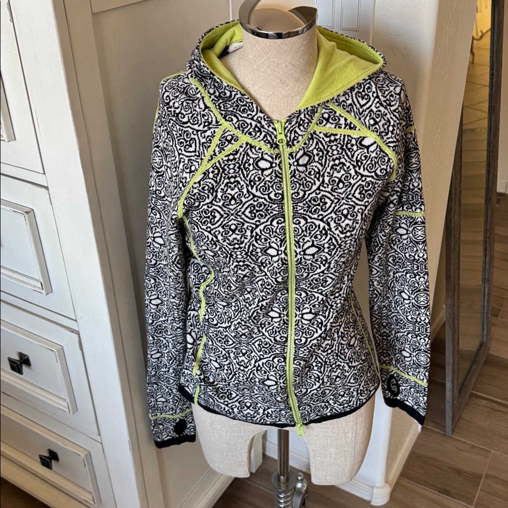 Title Nine M zip front knit hooded sweater jacket